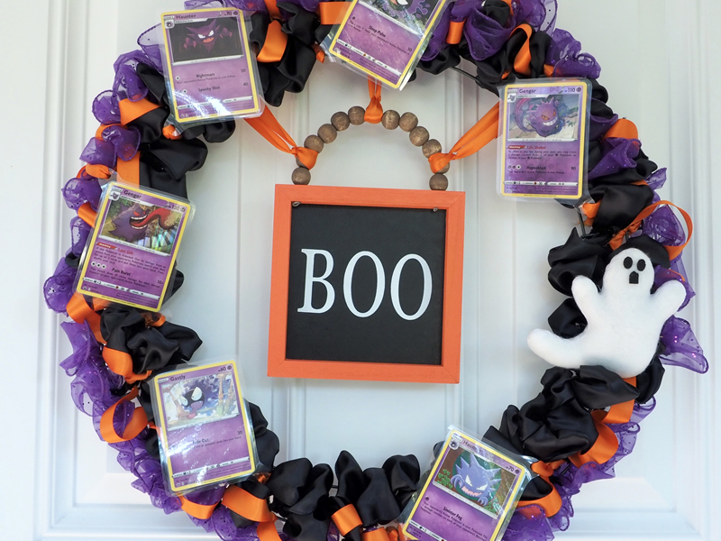 A spooky Halloween wreath created by @pausemygame